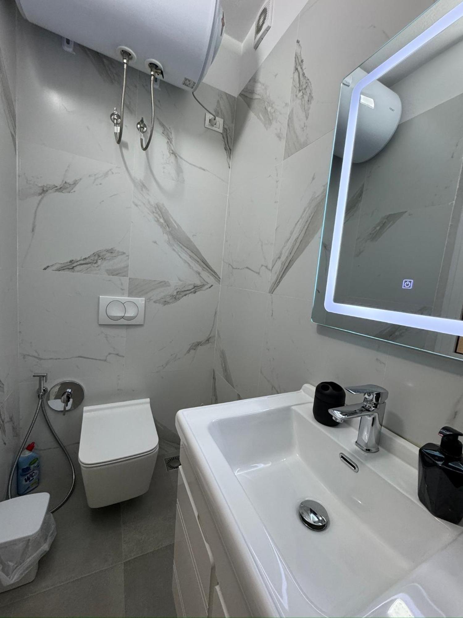 Hanna Apartment Tirana Esterno foto